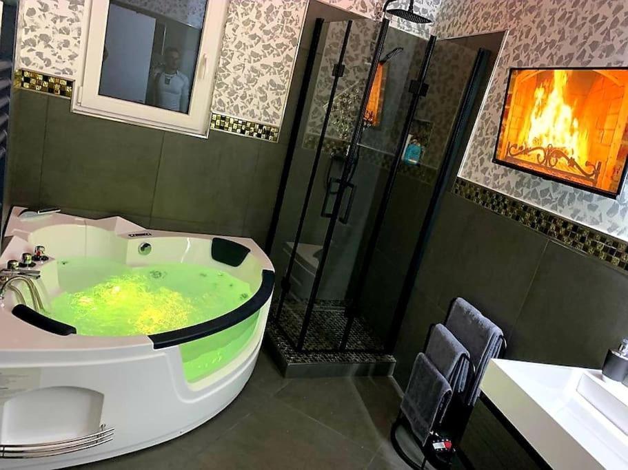 헤어데케 Luxus Loft Whirlpool Designer Kueche Bad 아파트 외부 사진